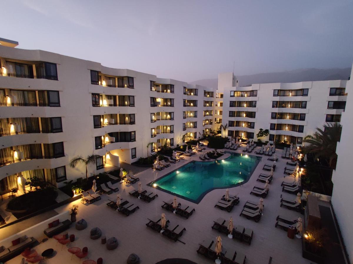 Luxury Apartment With Pool View 아데제 외부 사진