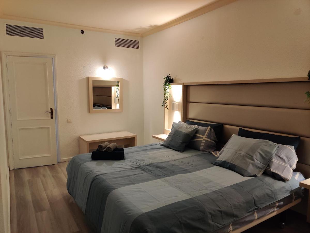 Luxury Apartment With Pool View 아데제 외부 사진