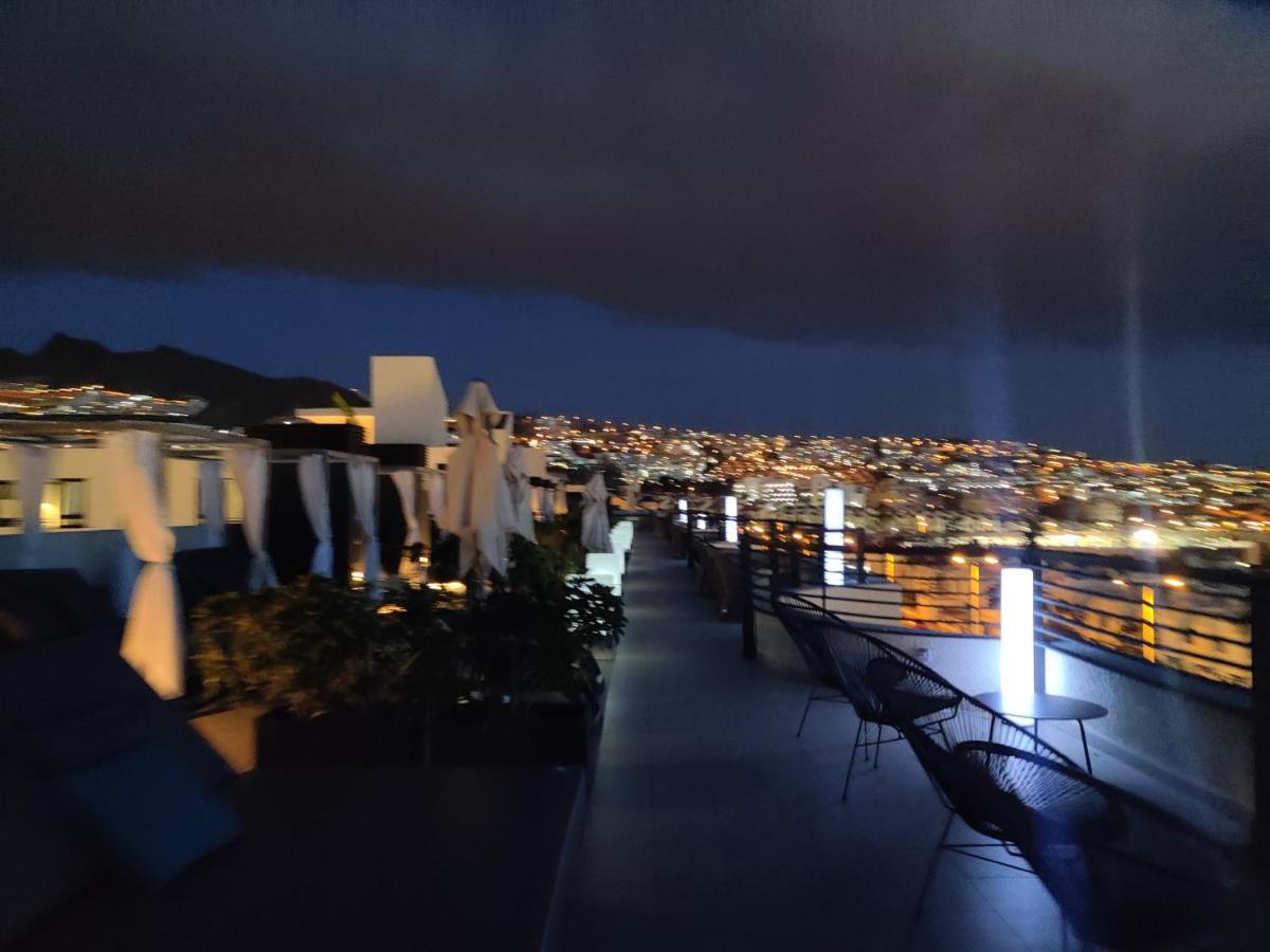 Luxury Apartment With Pool View 아데제 외부 사진