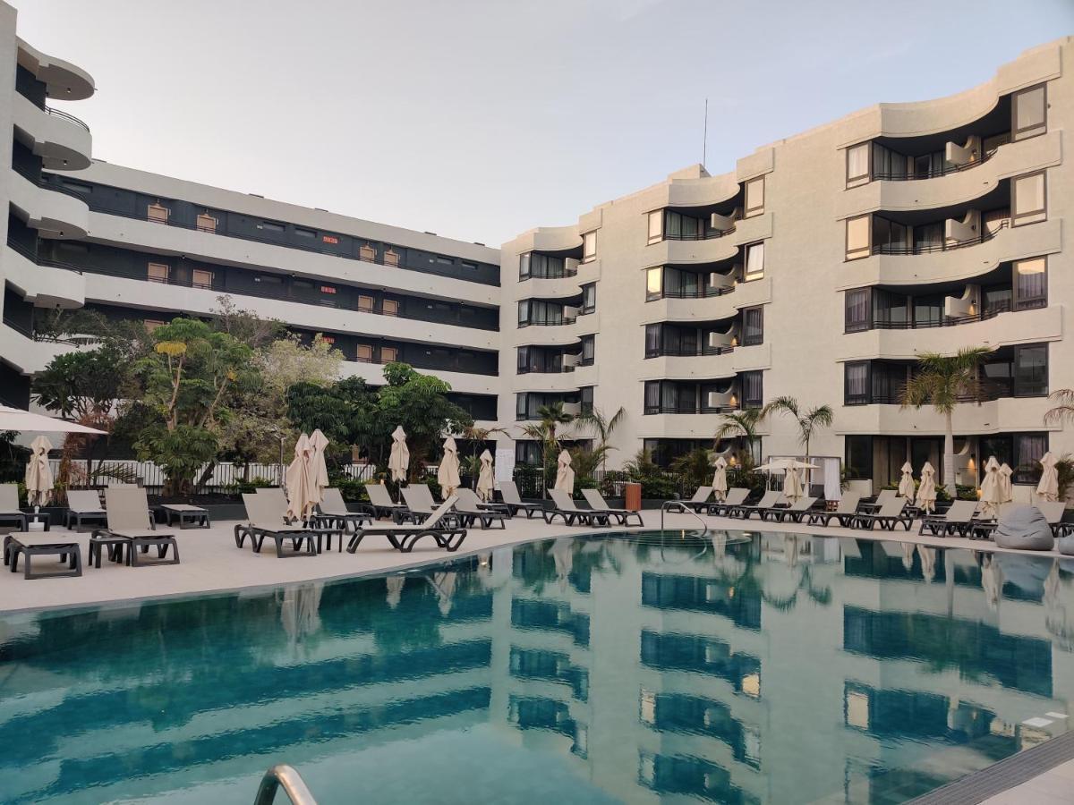 Luxury Apartment With Pool View 아데제 외부 사진