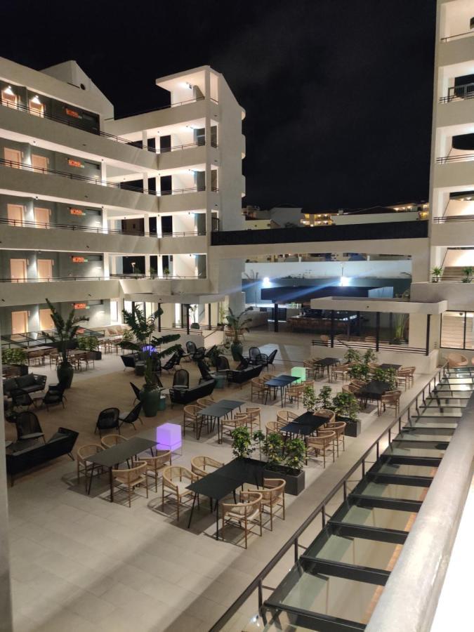 Luxury Apartment With Pool View 아데제 외부 사진