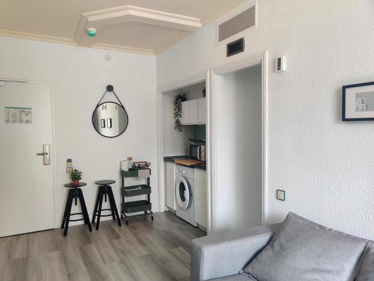 Luxury Apartment With Pool View 아데제 외부 사진