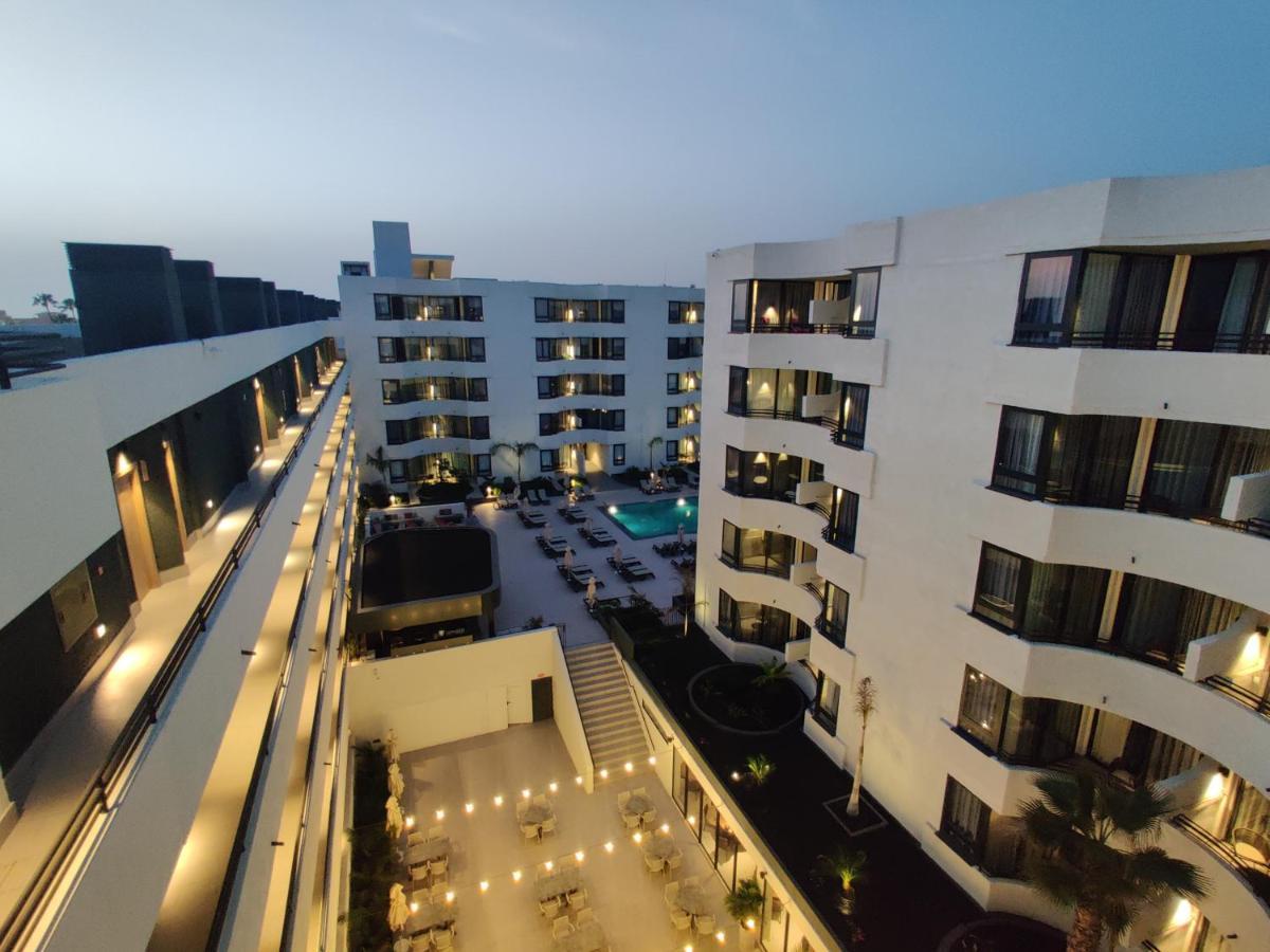 Luxury Apartment With Pool View 아데제 외부 사진