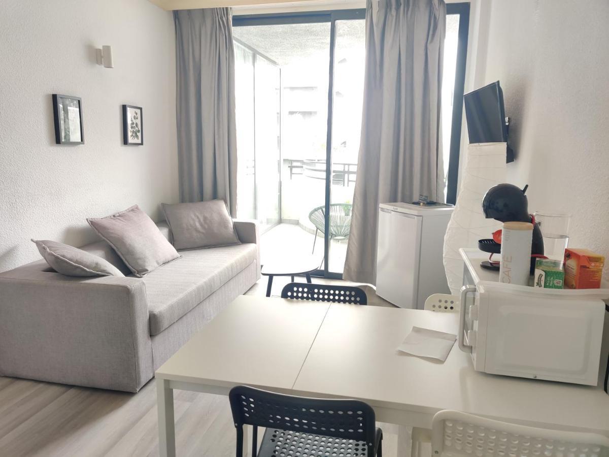 Luxury Apartment With Pool View 아데제 외부 사진