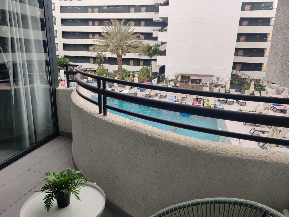 Luxury Apartment With Pool View 아데제 외부 사진