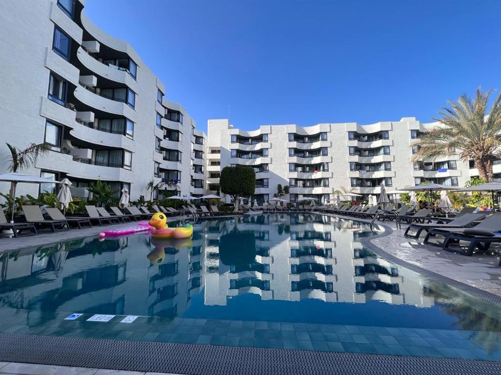 Luxury Apartment With Pool View 아데제 외부 사진